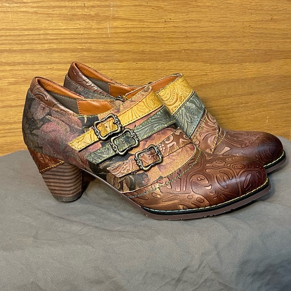 NWOT Spring Step L’Artiste Graphic Hand Painted Leather Booties Size 39 8.5 - Picture 1 of 9